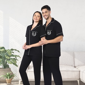 Mr and Mrs couple pajamas, Cotton Pajamas, Matching Pajamas, Gift for couple, Personalized Pajamas, Couple Pajamas, Matching Pajamas