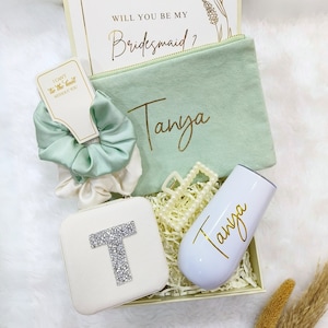 Brautjungfer Vorschlag Box mit Makeup Tasche Tumbler Schmuck Box Personalisierte Brautjungfer Geschenkbox Willst du meine Brautjungfer sein