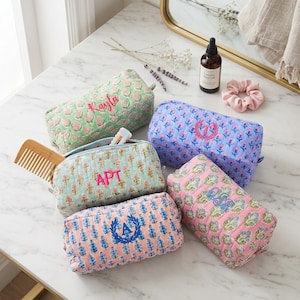 刺繍入りヘアツールオーガナイザーバッグ、ブライズメイドへのプロポーズギフト、お母さんへのギフト、ブロックプリントのヘアアイロンホルダー、ブライダルパーティーギフト 画像 4