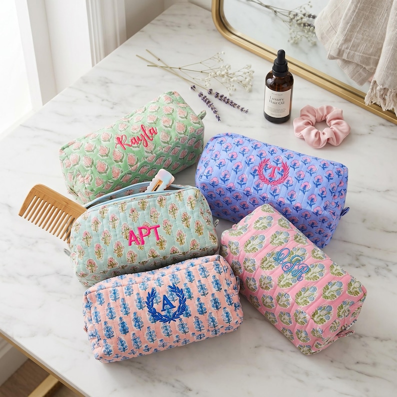 刺繍入りヘアツールオーガナイザーバッグ、ブライズメイドへのプロポーズギフト、お母さんへのギフト、ブロックプリントのヘアアイロンホルダー、ブライダルパーティーギフト 画像 4
