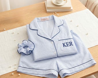 Conjunto de pijama listrado de algodão personalizado, presente para madrinhas e damas de honra.