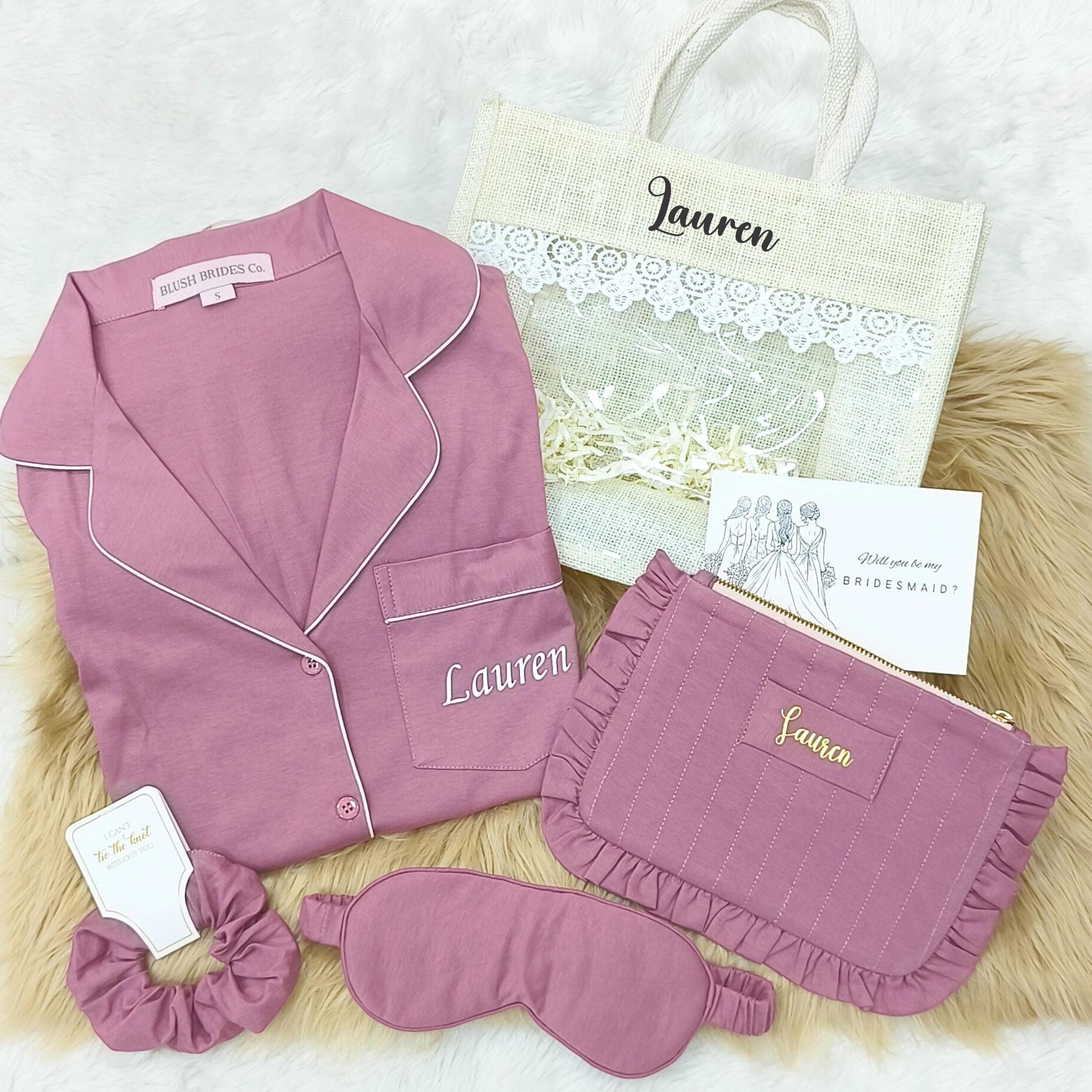 Bridesmaid Bag with Pajamas, Makeup Pouch & More! Bridesmaids Proposal, Bachelorette Party Bag, Bridesmaids Pajamas, Bridesmaids Gift Idea