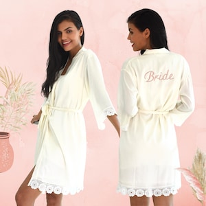 Spitze Braut Robe // Brautjungfer Roben // Robe // Braut Robe // Braut Robe // Brautparty Roben // Brautjungfer Geschenke // Satin Robe // Larissa
