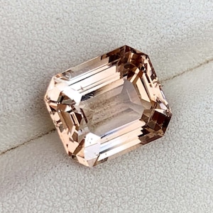 Heller goldener Topas-Edelstein, Smaragdschliff, reiche Farbe Natürlicher facettierter Topasstein für die Schmuckherstellung - 8,95 CT