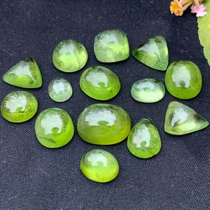 125 carats Attractive Juicy Olivine Color Peridot Polished Cabochons Lot From Suapt Mines Pakistan