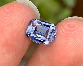 鮮やかなブルーのコバルトスピネル：天然ペアシェイプの宝石、0.52