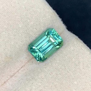 Turmalina verde laguna, 1,70 quilates. Atractiva piedra preciosa suelta de turmalina laguna. Vibrante turmalina afgana para joyeros.