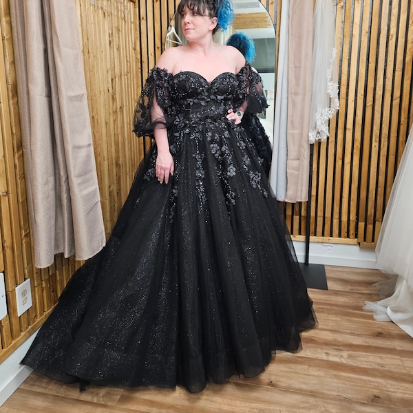 Alternative wedding dress, Black Sparkle ball gown, Gothic wedding dress, Black gothic wedding dress. Black dress. Plus size wedding dress.