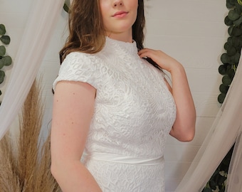 High neck, Cap sleeves, SALE Ready To Ship SIZE 10 US Wedding dress.