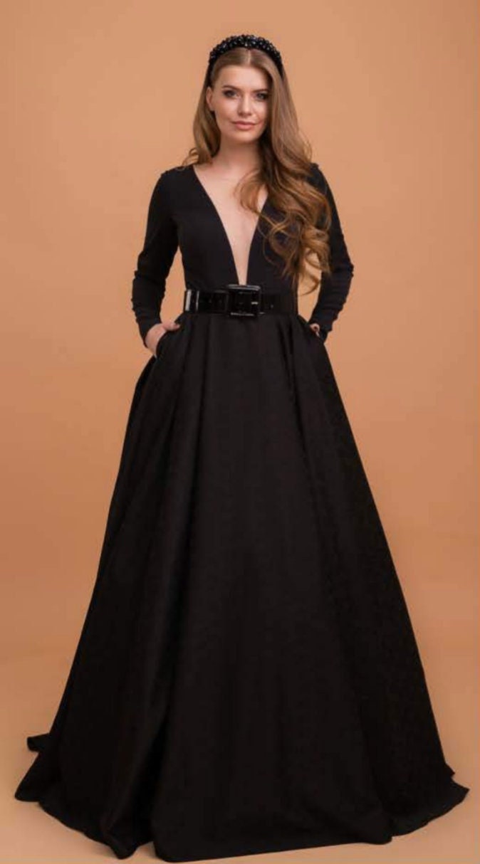 Long Sleeves,Size 16 US, Sale, Ready to Ship, Winter/Fall Wedding Alternative Gothic Black Ball Gown Wedding Dress.