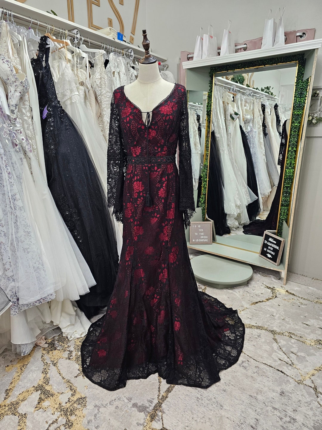 Black And Red Wedding Dress Gothic Wedding Dress black Wedding Dress black-and-red-wedding-dress-gothic-wedding-dress-black-wedding-dress