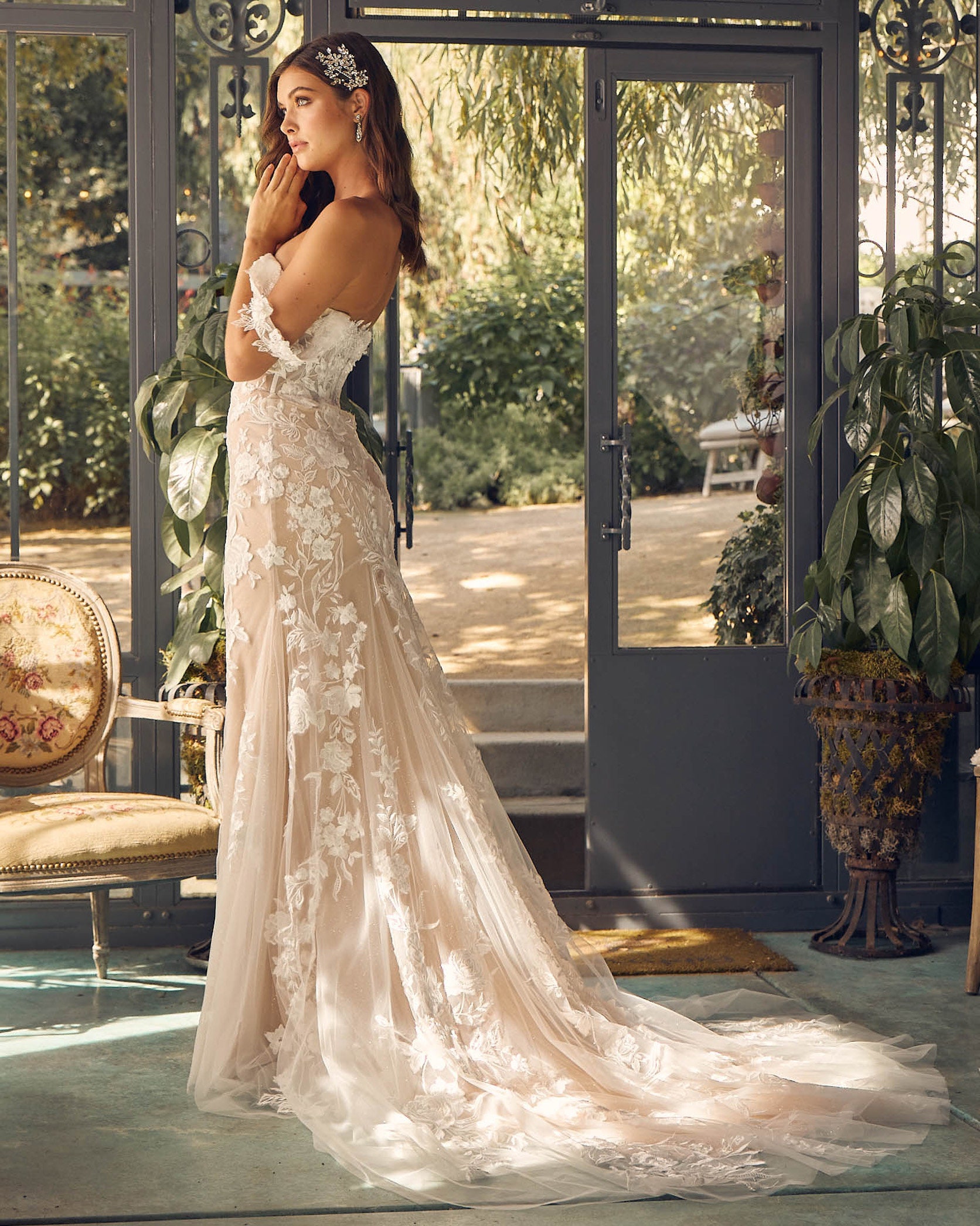 Stunning Off-the-Shoulder Sweetheart Mermaid Wedding Dress With Appliques Lace