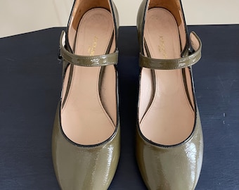 Made In Italy Round Heeled Mary Janes Size 39 Olive Grey Patent Leather