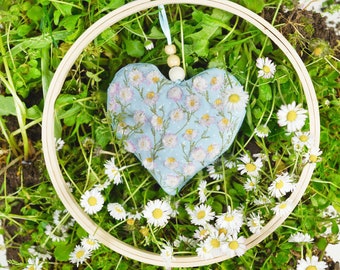 Embroidery file ITH Daisy Heart Pillow