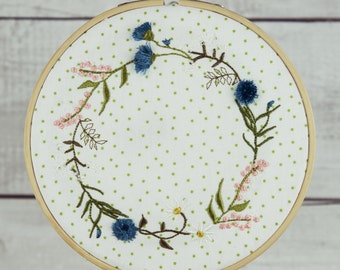 embroidery file wildflower wreath