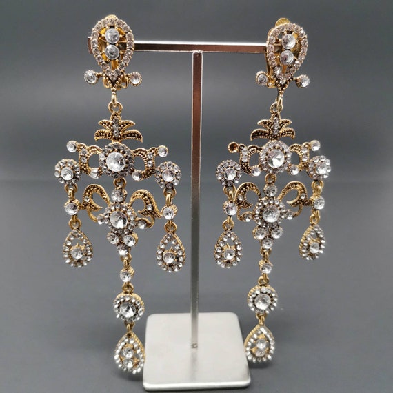 Beautiful Vintage XL Gold Crystal Chandelier Runwa