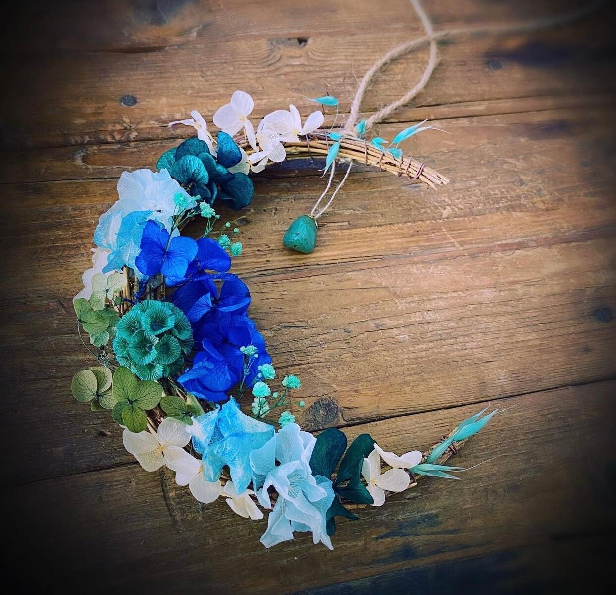 Talisman Lune de Chrysoprase en Fleurs Séchées et Stabilisées Personnalisable