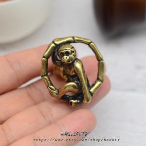 Tiradores de latón macizo con forma de mono de bronce para gabinetes, cajones, tocadores, cocinas, herrajes para gabinetes.