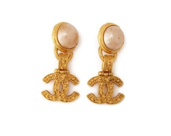 Vintage Chanel 94A Pearl Clip-on Earrings