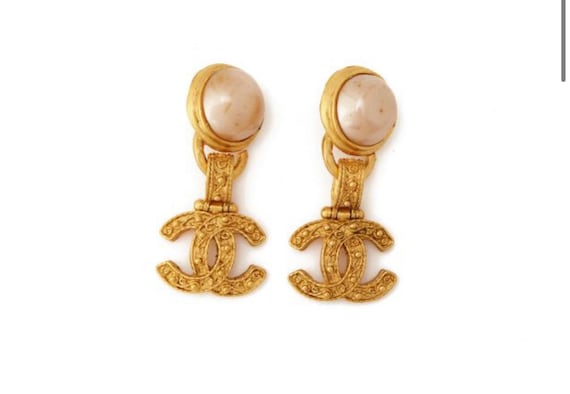 Buy Vintage Chanel 94A Pearl Clip-on Earrings Online in India 