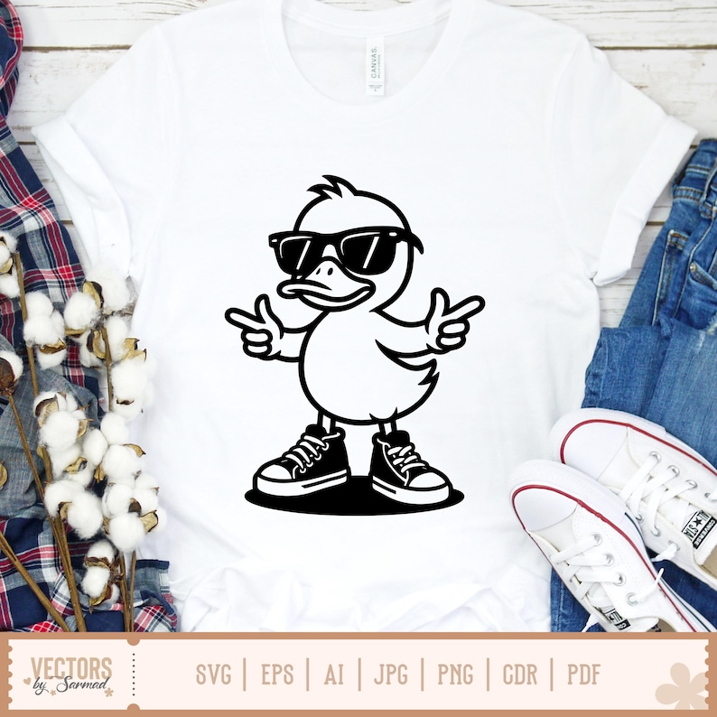 K&ouml;nnte beinhalten: Wei&szlig;es T-Shirt mit einer schwarz-wei&szlig;en Cartoon-Ente, die eine Sonnenbrille und Turnschuhe tr&auml;gt und ihre Fl&uuml;gel in einer "Fingerpistolen"-Pose hat. Das Shirt hat einen Rundhalsausschnitt und kurze &Auml;rmel. Der untere Teil des Bildes zeigt den Text "VECTORS by Sarmad" und Dateitypoptionen.