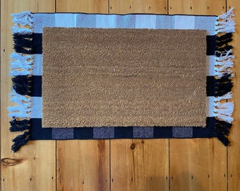 Buffalo plaid tasseled layered rug