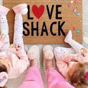 Love Shack Fußmatte, Valentinstag Fußmatte, süße Fußmatte, Wohnkultur, Benutzerdefinierte Fußmatte, Willkommensmatte, lustige Fußmatte, Fußmatte Haustür, Willkommensmatte