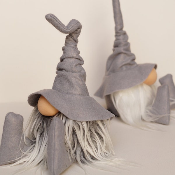 Mini Gnome sorcier gris, Décor de bibliothèque, Gnome scandinave, Gnome de ferme, plateau à plusieurs niveaux d’automne, décoration intérieure, décoration dorée, tomte, nisse, Argent