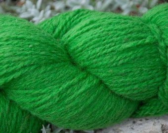 DESTASH Green yarn Dundaga 6/2, latvian wool yarn