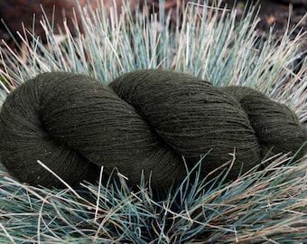 DESTASH Hand dyed dark moss green wool yarn Dundaga 6/1, latvian wool yarn