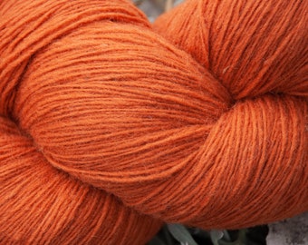 DESTASH Hand dyed pinkish orange wool yarn Dundaga 6/1 latvian wool yarn