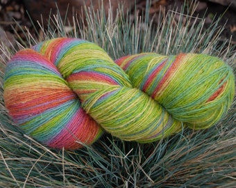 DESTASH Hand dyed self striping wool yarn Dundaga 6/1. Gradient latvian wool yarn