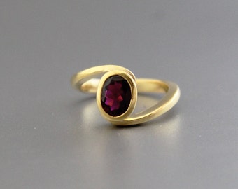 Natural Garnet Ring, January Birthstone Jewelry, Dainty Gold Ring, Stacking Ring, Bridesmaid Gift, Handmade, Statement, Wedding Anniversary
