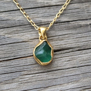 Natural Raw Emerald Necklace, May Birthstone Necklace, 18K Gold Necklace, Gift For Her, Personalized Gifts, Handmade Jewelry, Summer Jewelry