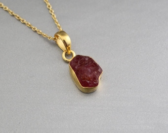 Rosa Turmalin Anhänger, Rohe Turmalin Halskette, Schlichte Goldkette, Rohe Kristallhalskette, Rohedelstein Halskette