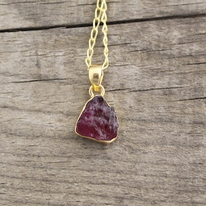 Rosa Turmalin Halskette, personalisierte Birthstone Halskette, Birthstone Charm Halskette, personalisiertes Geschenk für sie