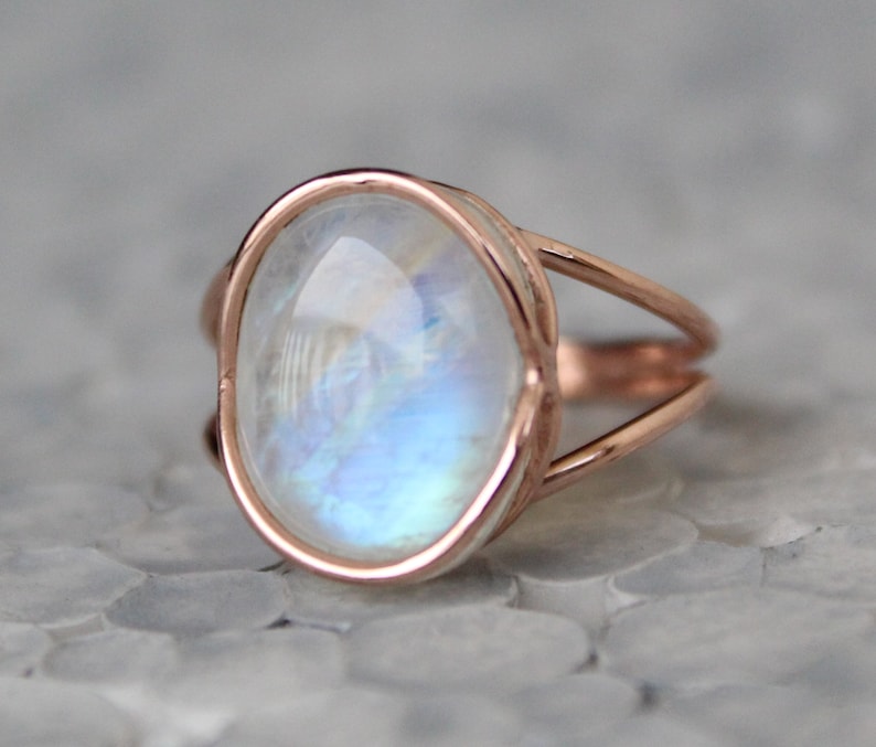 Oval Cabochon Gemstone Rose gold Ring Blue sheen Gemstone Solid 925 Sterling Silver Rainbow moonstone Ring Blue Flash Ring