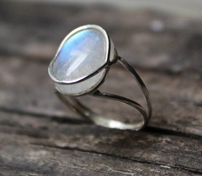 Rainbow moonstone Ring , Blue Flash Ring, Solid 925 Sterling Silver, Classic Wedding Accessories, Holiday Season Jewelry, Gift for Wife image 3