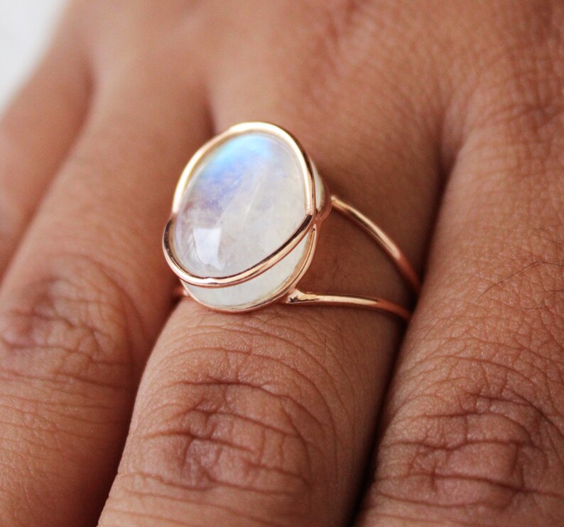 Oval Cabochon Gemstone Rose gold Ring Blue sheen Gemstone Solid 925 Sterling Silver Rainbow moonstone Ring Blue Flash Ring
