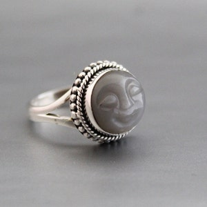 Grey Moonstone Ring, Moon Face Ring, Handcrafted Celestial Jewelry, Handmade Jewelry, Unique Ring Anniversary Gift her, Vintage Art Deco