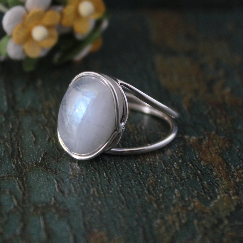 Rainbow moonstone Ring , Blue Flash Ring, Solid 925 Sterling Silver, Classic Wedding Accessories, Holiday Season Jewelry, Gift for Wife image 4