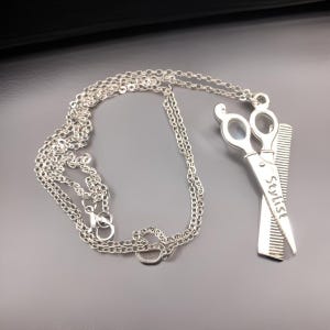 Hairdresser Necklace – Charm with Scissors, Comb & &quot;Stylist&quot;