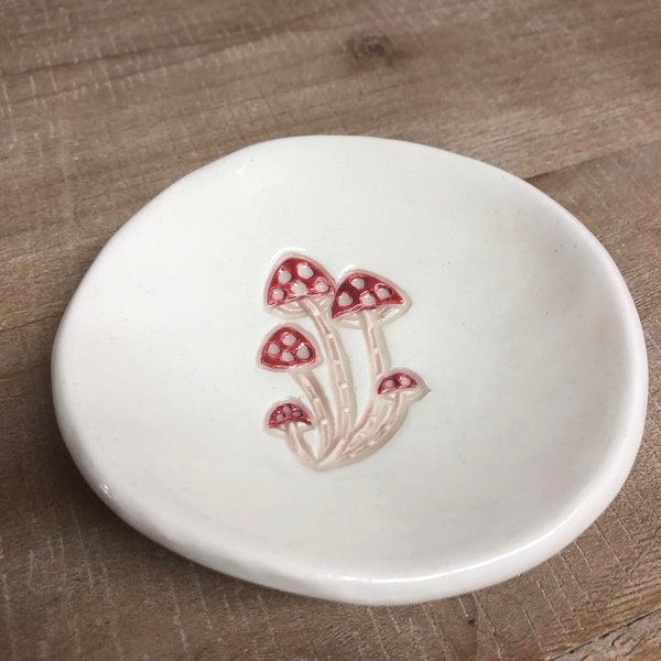 Mushroom Pottery Etsy Il 600x600.4617434003 8ppq