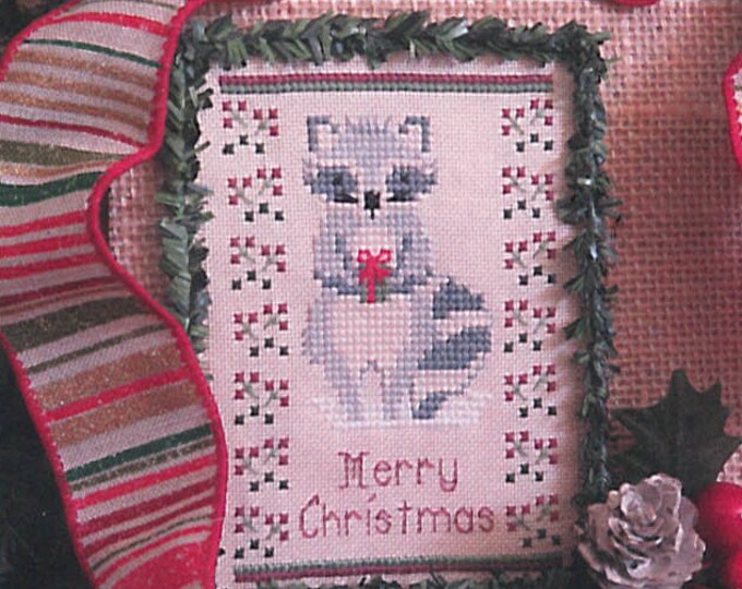 Designs by Lisa Merry Christmas  Lil/' Bandit cross stitch pattern