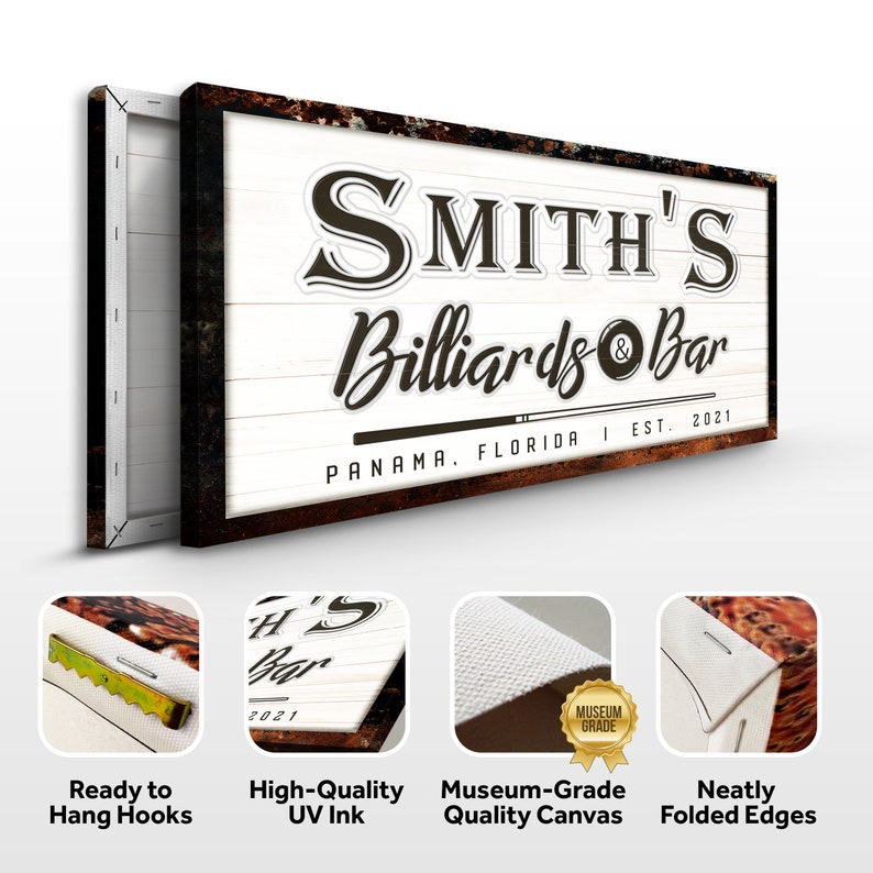 Puede incluir: Una impresi&oacute;n en lienzo blanco con un marco marr&oacute;n r&uacute;stico. La impresi&oacute;n presenta un letrero que dice "Smith's Billiards & Bar" con un taco de billar y una bola de billar. El letrero tambi&eacute;n incluye el texto "Panam&aacute;, Florida I Est. 2021".
