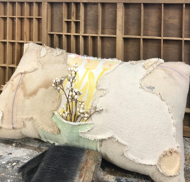 Vintage Grain Sack Bunny PillowBemis Seamless Farmhouse BeddingFeed Sack Bunny FlowersEasterSpring Throw PillowRustic Cottage