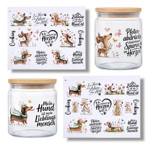 Könnte beinhalten: Zwei Gläser mit Holzdeckeln und ein Set Dackel-Aufklebern. Die Gläser zeigen Dackel-Illustrationen und deutschen Text. Die Aufkleber zeigen verschiedene Dackel-Designs mit floralen Akzenten und deutschen Sätzen.