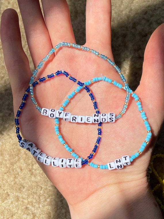 I <3 Books Beaded Friendship Bracelet — The Sad Basset