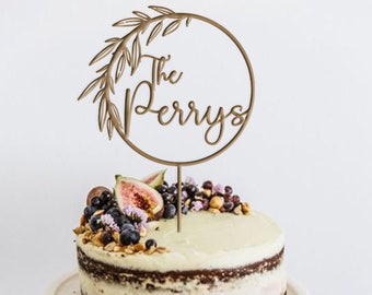 Rustic Wooden Wedding Cake Topper: Personalized Name Wreath