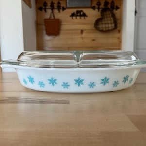 Vintage Pyrex Snowflake Covered Divided Casserole Dish 1 1/2 Quart Ovenproof with Lid Made in USA